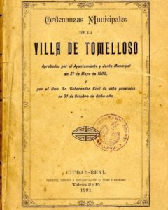 Ordenanzas Municipales de la Villa de Tomelloso (Ciudad Real) aprobadas en el año 1900. Fuente: Archivo Municipal de Tomelloso (Wikimedia Commons).
